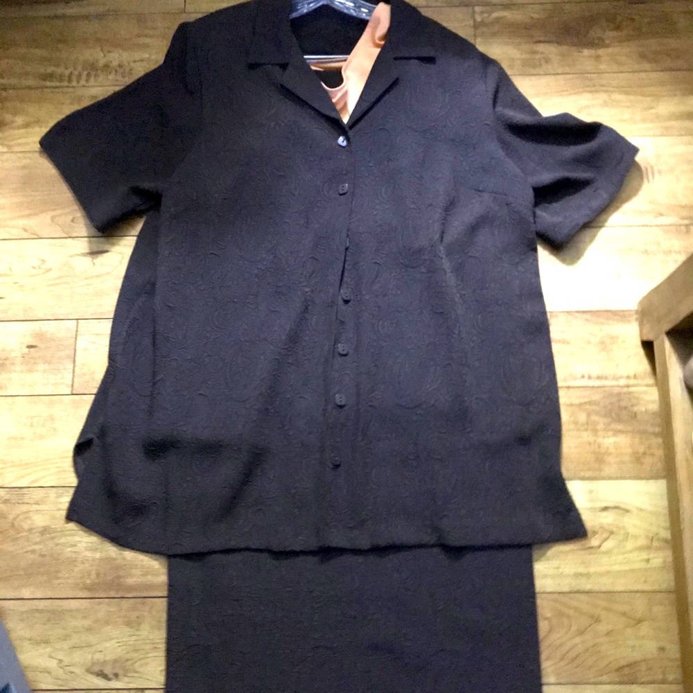 👗Pennington’s Dress Suit👗